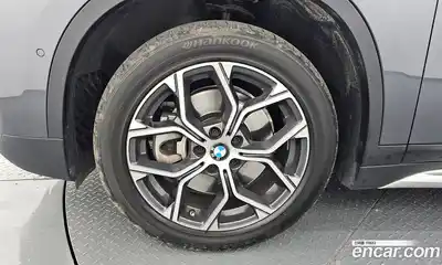 BMW X1 2022 2.0 автомат (гидро), миниатюра 4
