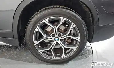 BMW X1 2022 2.0 автомат (гидро), миниатюра 6