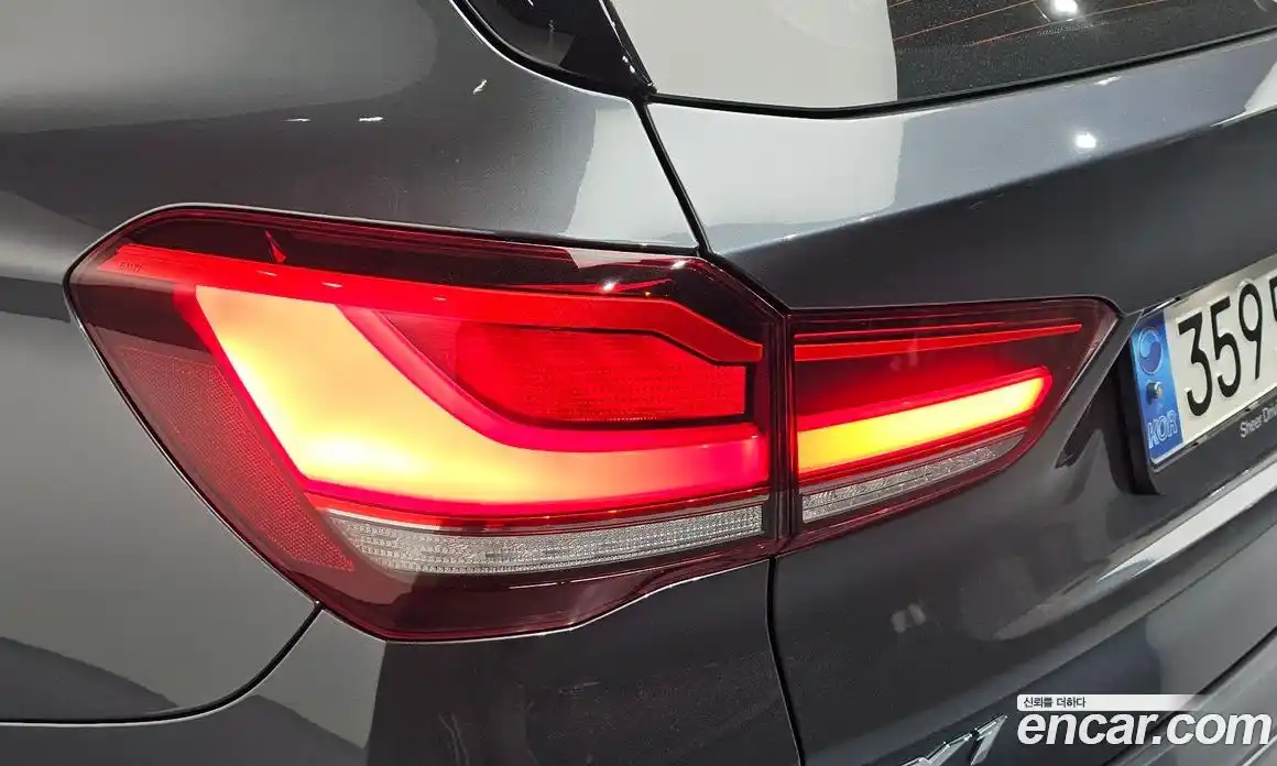 BMW X1 2022 2.0 автомат (гидро), фото 8