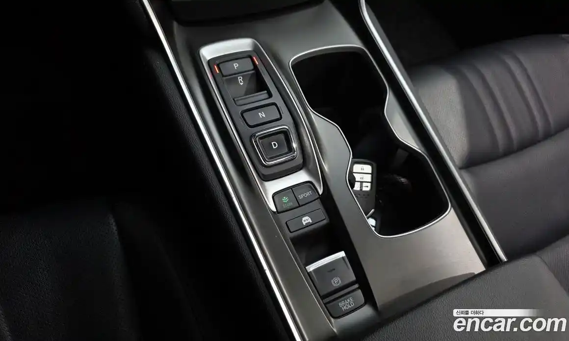 Honda Accord 2019 2.0 автомат (гидро), фото 12