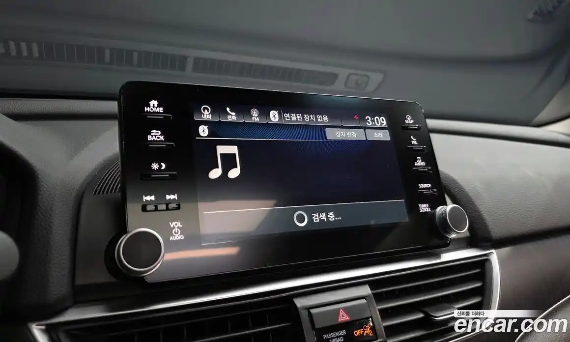 Honda Accord 2019 2.0 автомат (гидро), фото 32