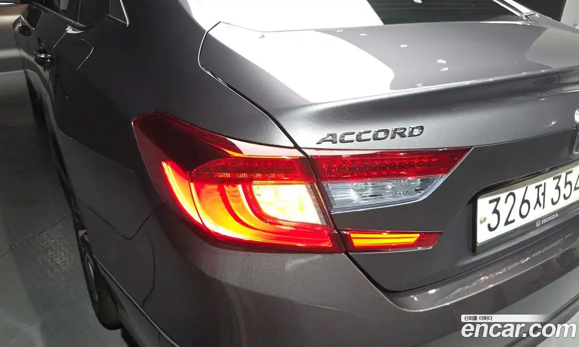 Honda Accord 2019 2.0 автомат (гидро), фото 9
