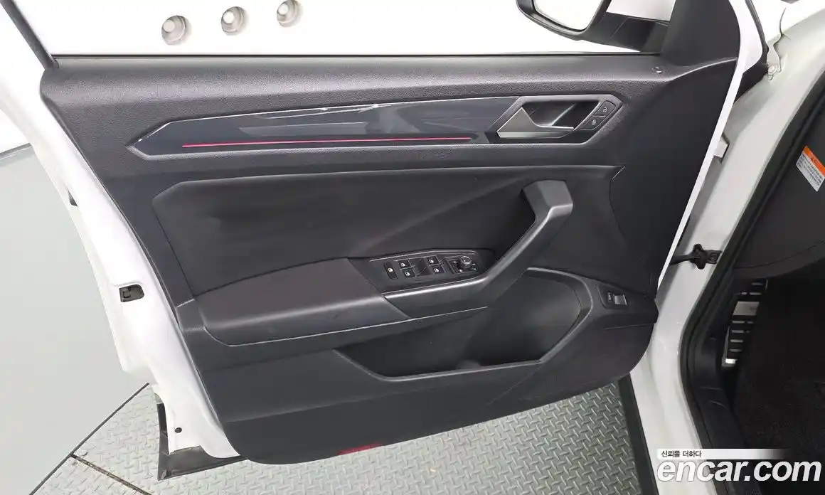 Volkswagen T-Roc 2021 2.0 автомат (гидро), фото 14