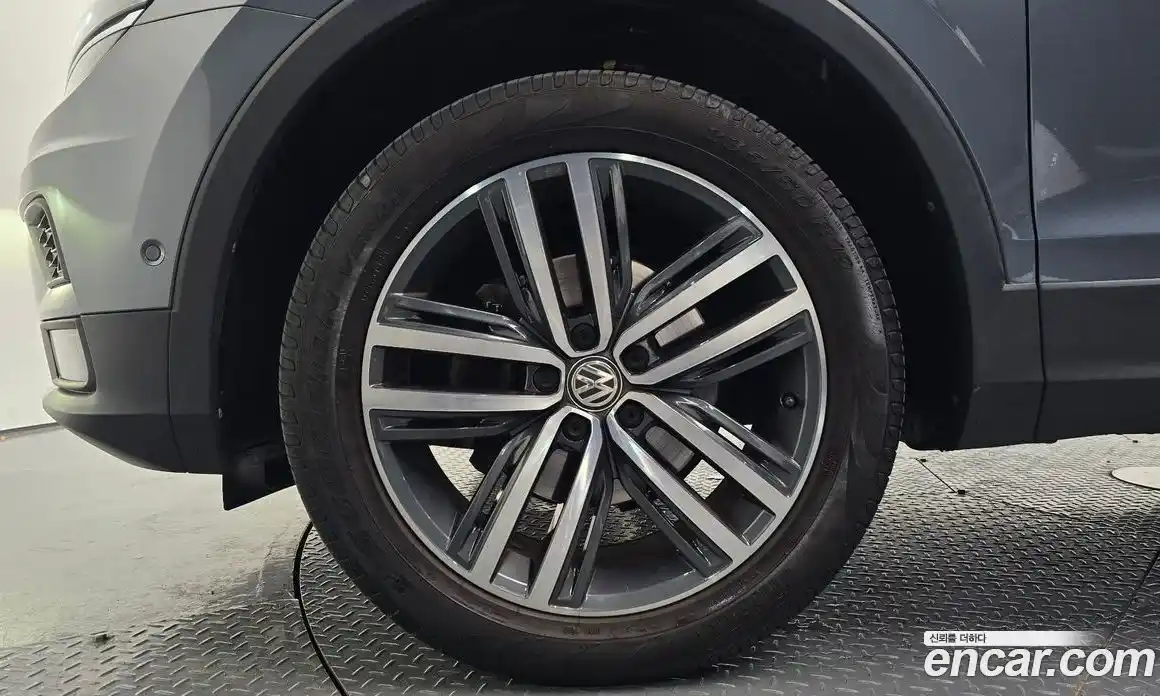 Volkswagen Tiguan 2020 2.0 автомат (гидро), фото 5