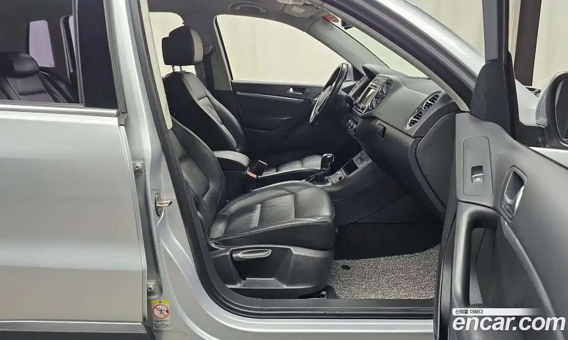 Volkswagen Tiguan 2014 2.0 автомат (гидро), фото 11