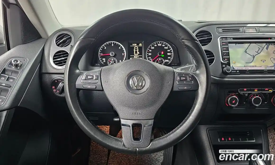 Volkswagen Tiguan 2014 2.0 автомат (гидро), фото 13
