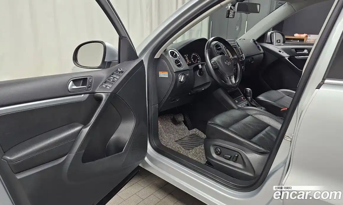 Volkswagen Tiguan 2014 2.0 автомат (гидро), фото 10