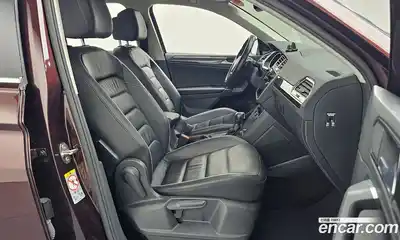 Volkswagen Tiguan 2018 2.0 автомат (гидро), миниатюра 11