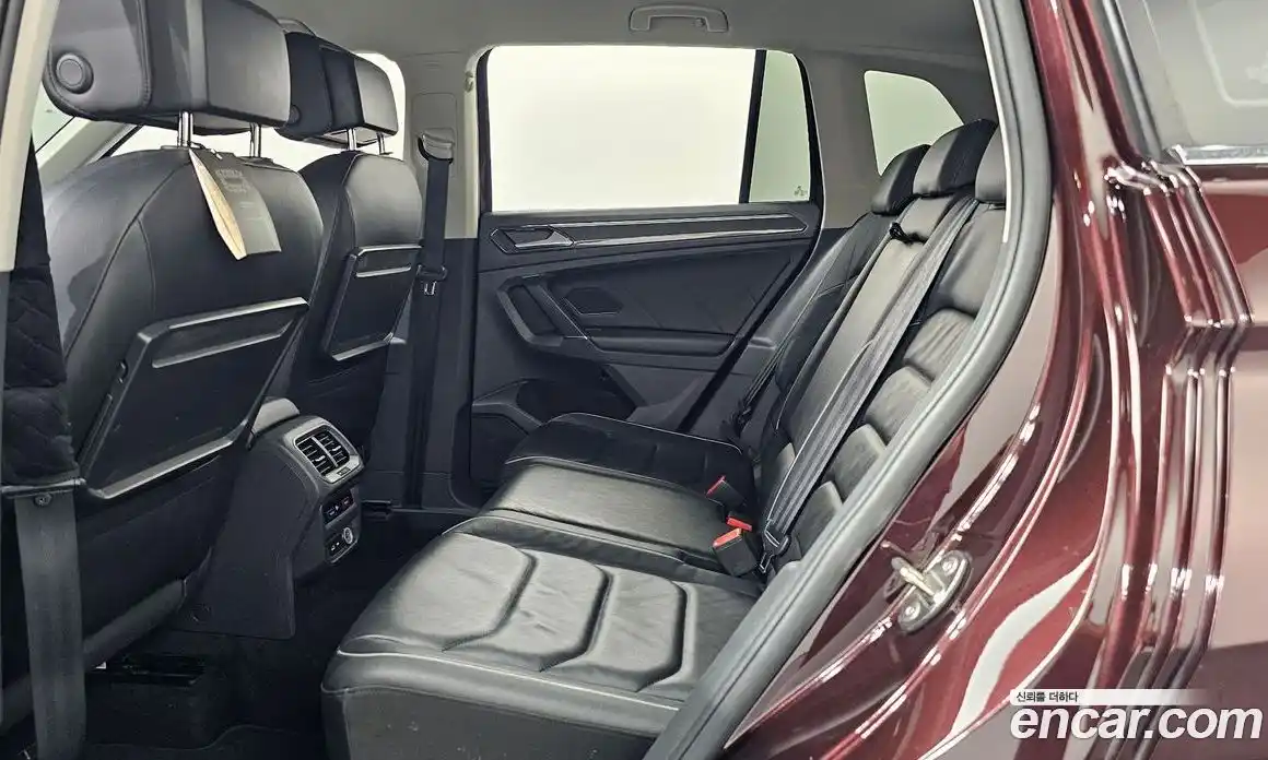 Volkswagen Tiguan 2018 2.0 автомат (гидро), фото 12