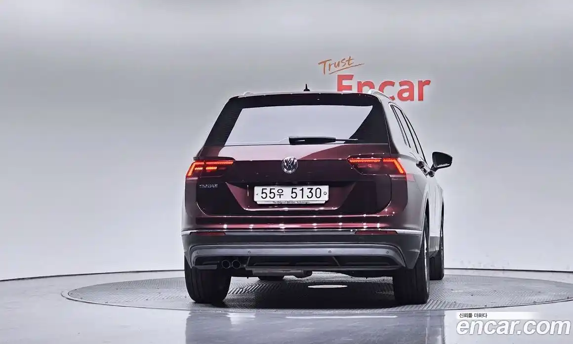 Volkswagen Tiguan 2018 2.0 автомат (гидро), фото 4