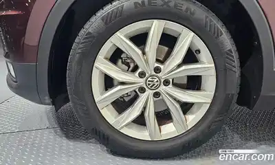 Volkswagen Tiguan 2018 2.0 автомат (гидро), миниатюра 5