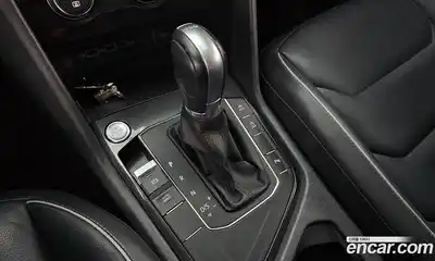 Volkswagen Tiguan 2018 2.0 автомат (гидро), миниатюра 9