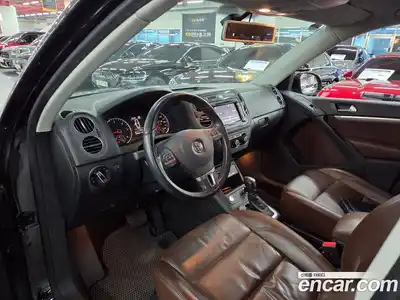 Volkswagen Tiguan 2013 2.0 автомат (гидро), миниатюра 5