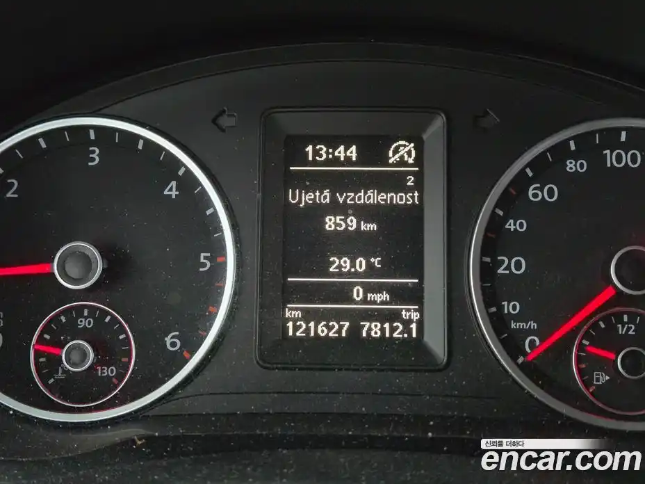 Volkswagen Tiguan 2013 2.0 автомат (гидро), фото 8