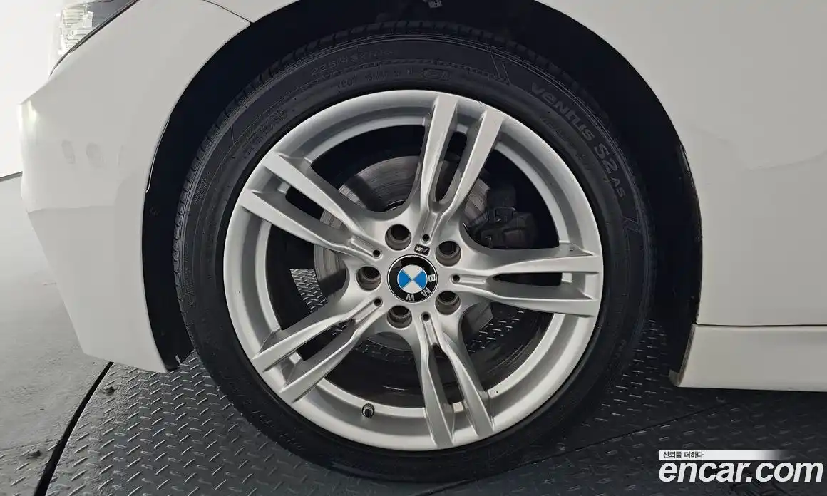 BMW 3 серия 2018 2.0 автомат (гидро), фото 4