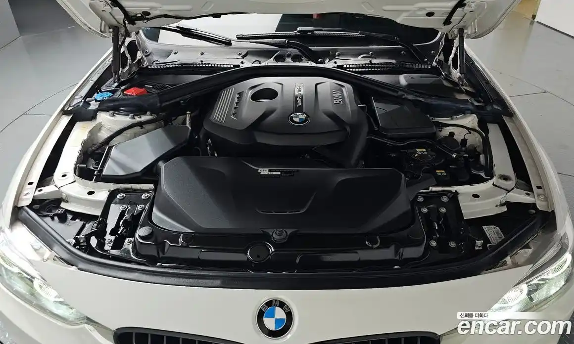 BMW 3 серия 2018 2.0 автомат (гидро), фото 5