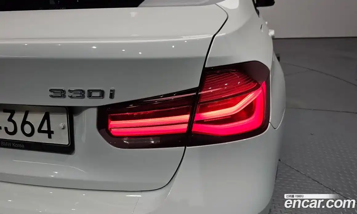 BMW 3 серия 2018 2.0 автомат (гидро), фото 8