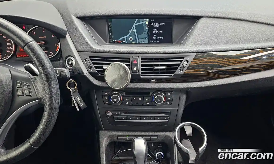 BMW X1 2012 2.0 автомат (гидро), фото 16