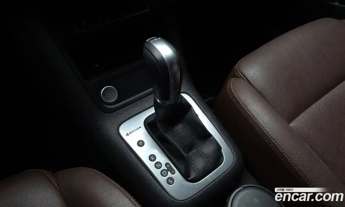 Volkswagen Tiguan 2015 2.0 автомат (гидро), фото 9