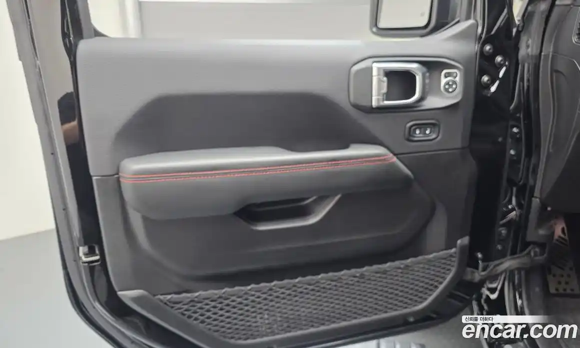 Jeep Wrangler 2025 2.0 автомат (гидро), фото 14