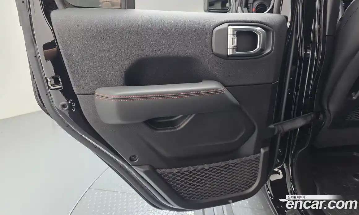 Jeep Wrangler 2025 2.0 автомат (гидро), фото 15