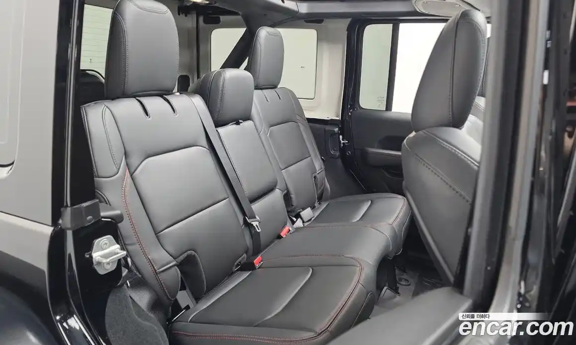 Jeep Wrangler 2025 2.0 автомат (гидро), фото 18