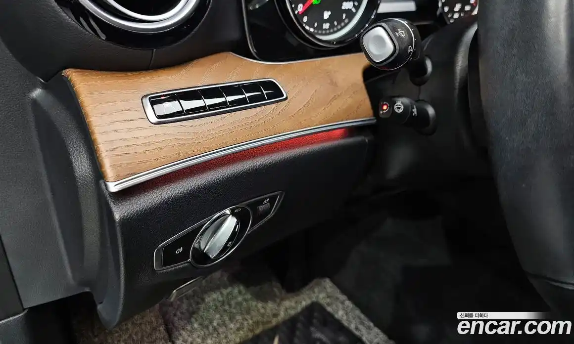 Mercedes-Benz E-Class 2019 1.9 автомат (гидро), фото 19