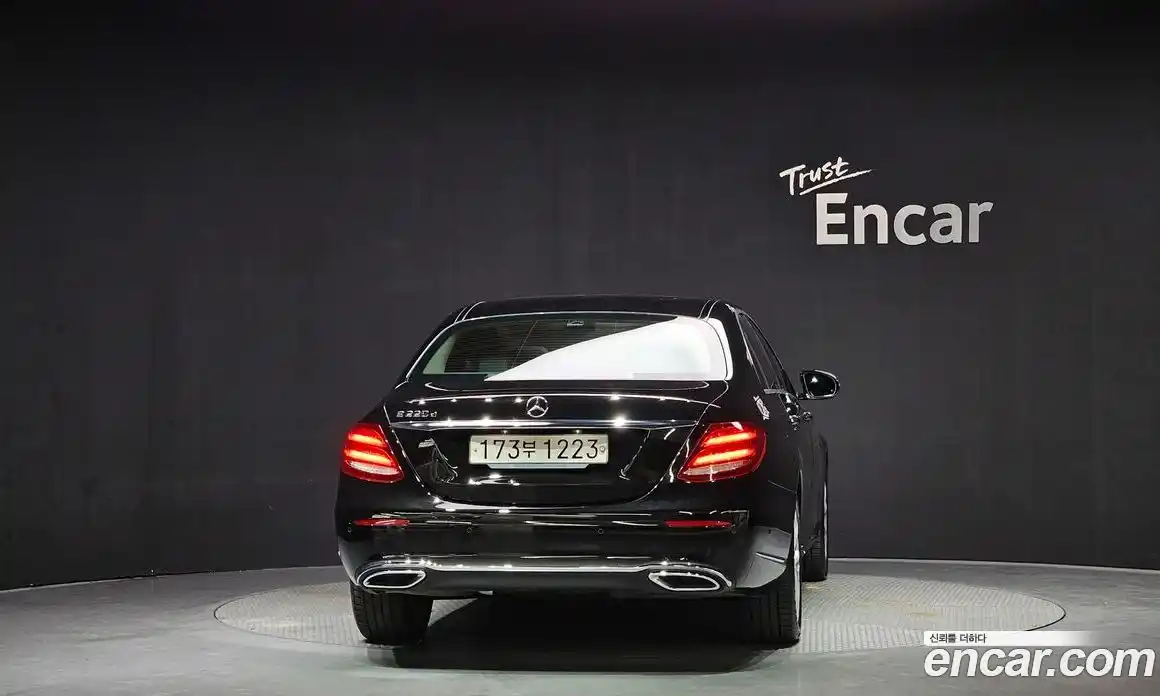 Mercedes-Benz E-Class 2019 1.9 автомат (гидро), фото 4