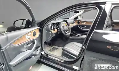 Mercedes-Benz E-Class 2019 1.9 автомат (гидро), миниатюра 10