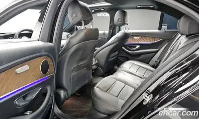 Mercedes-Benz E-Class 2022 2.0 автомат (гидро), миниатюра 11