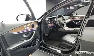 Mercedes-Benz E-Class 2022 2.0 автомат (гидро), миниатюра 10