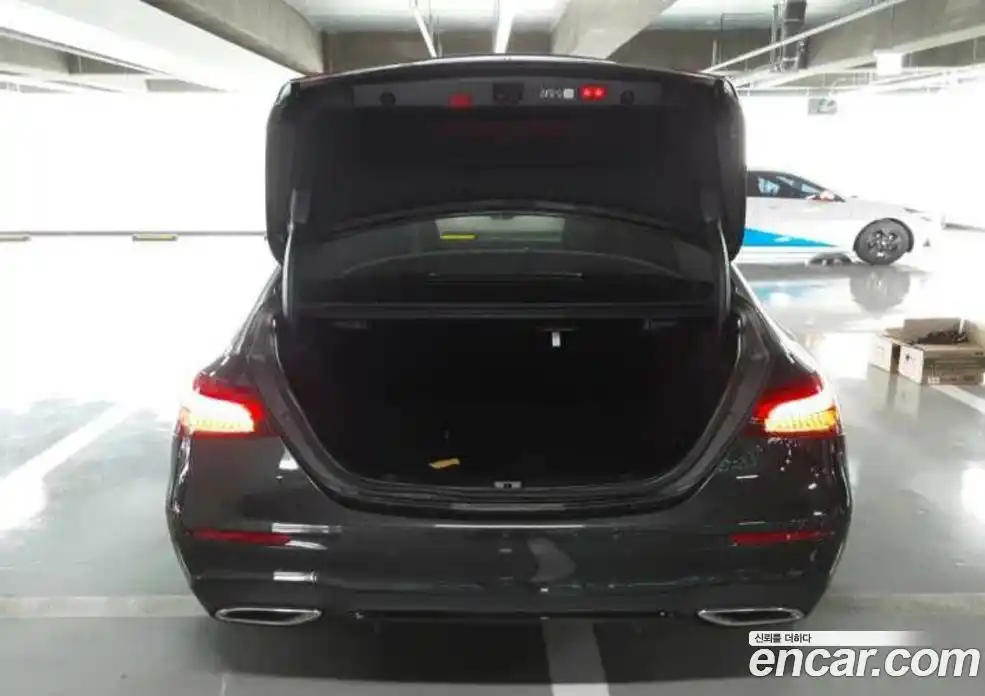 Mercedes-Benz E-Class 2023 2.0 автомат (гидро), фото 12