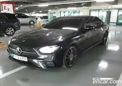 Mercedes-Benz E-Class 2023 2.0 автомат (гидро), миниатюра 2