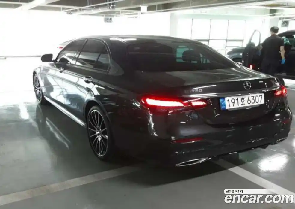 Mercedes-Benz E-Class 2023 2.0 автомат (гидро), фото 9