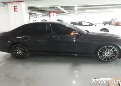 Mercedes-Benz E-Class 2023 2.0 автомат (гидро), миниатюра 10