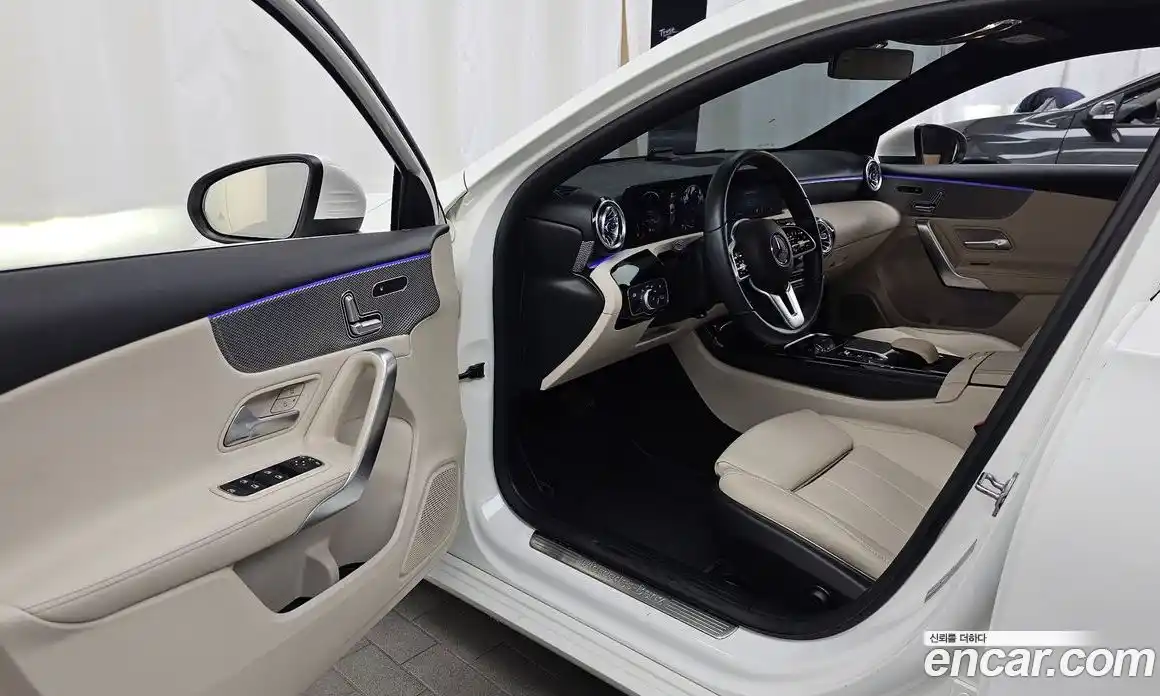 Mercedes-Benz A-Class 2022 2.0 гидро, фото 13