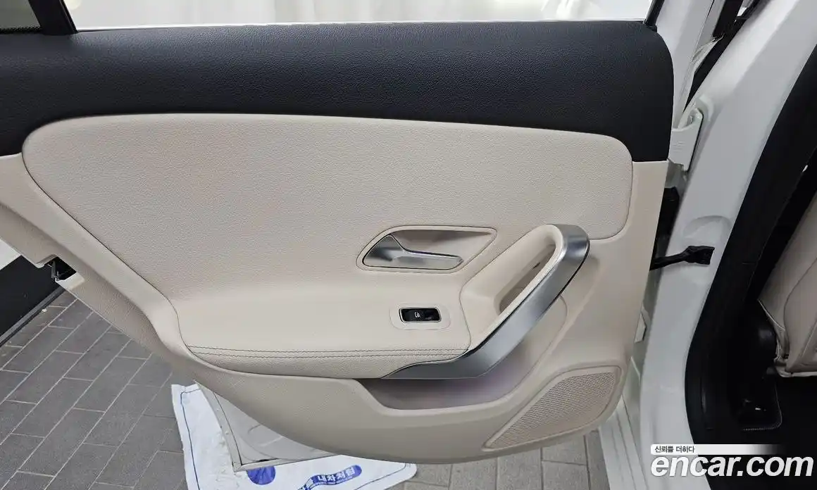 Mercedes-Benz A-Class 2022 2.0 гидро, фото 15