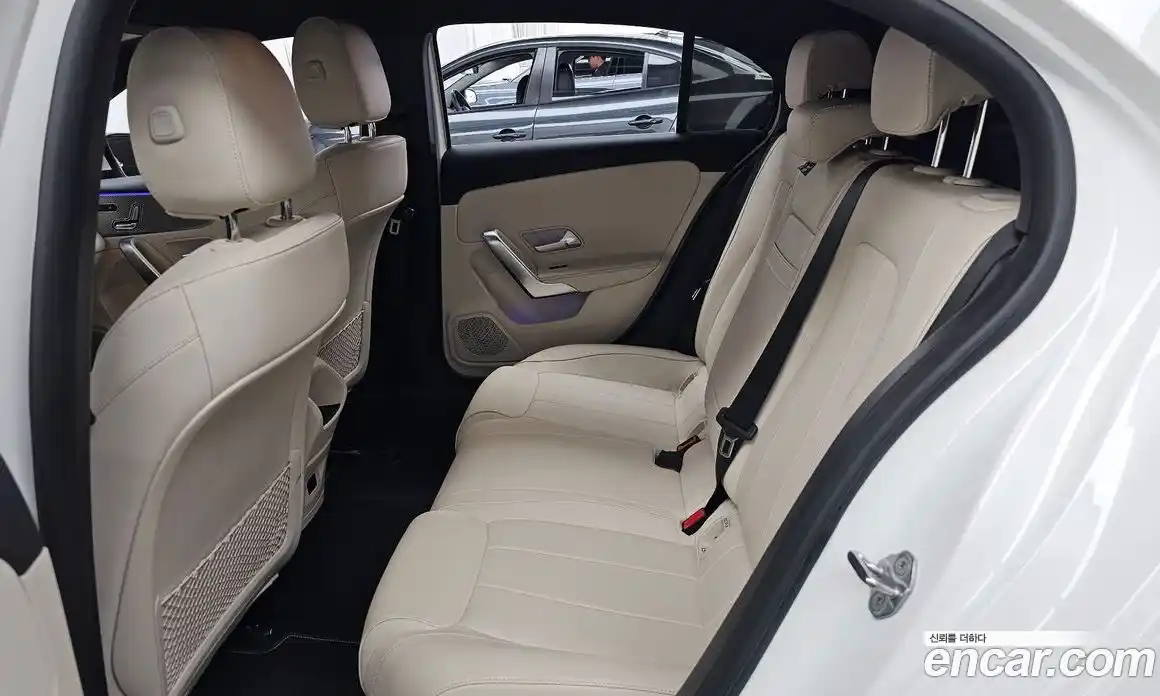 Mercedes-Benz A-Class 2022 2.0 гидро, фото 16