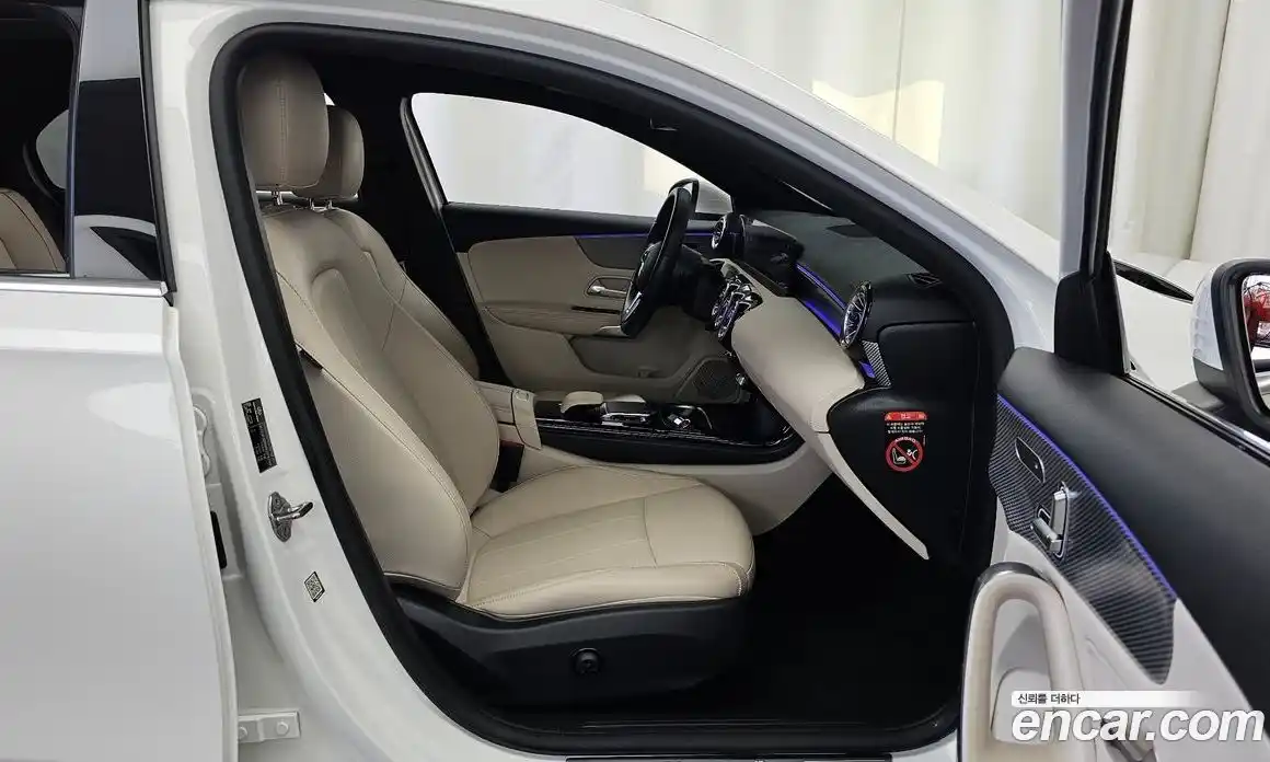 Mercedes-Benz A-Class 2022 2.0 гидро, фото 17