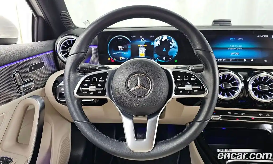 Mercedes-Benz A-Class 2022 2.0 гидро, фото 19