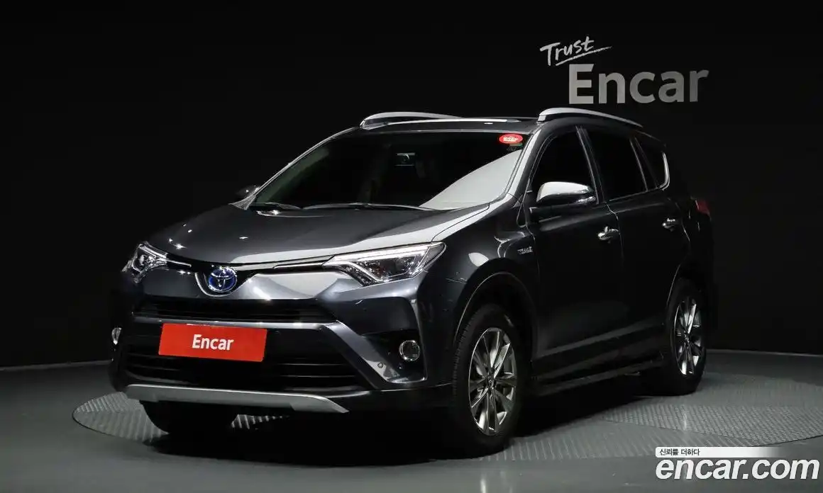Toyota RAV4 2018 2.5 автомат (гидро), фото 1 Toyota RAV4 2018 2.5 автомат (гидро), фото 1