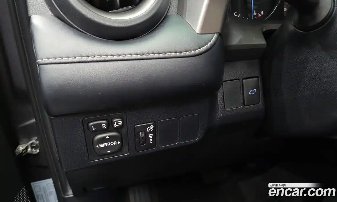 Toyota RAV4 2018 2.5 автомат (гидро), фото 22 Toyota RAV4 2018 2.5 автомат (гидро), фото 22
