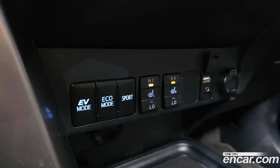 Toyota RAV4 2018 2.5 автомат (гидро), фото 26 Toyota RAV4 2018 2.5 автомат (гидро), фото 26