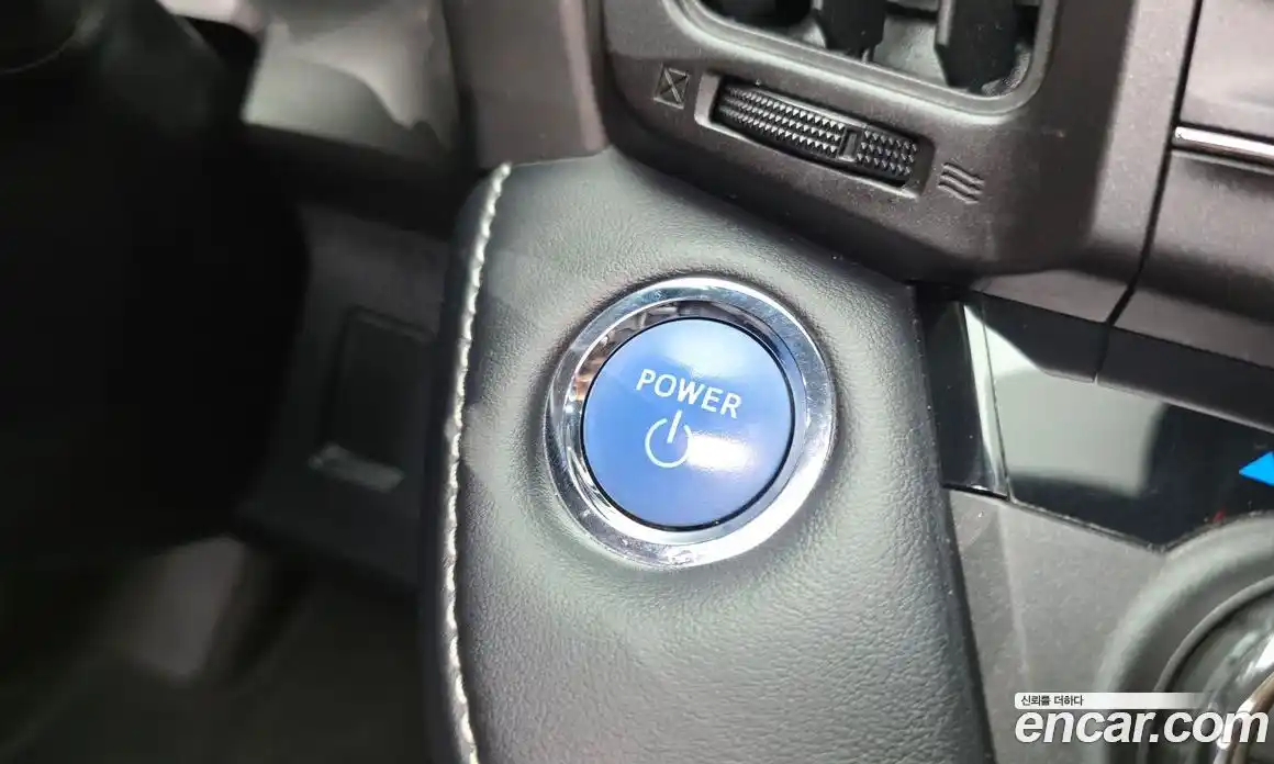 Toyota RAV4 2018 2.5 автомат (гидро), фото 27 Toyota RAV4 2018 2.5 автомат (гидро), фото 27