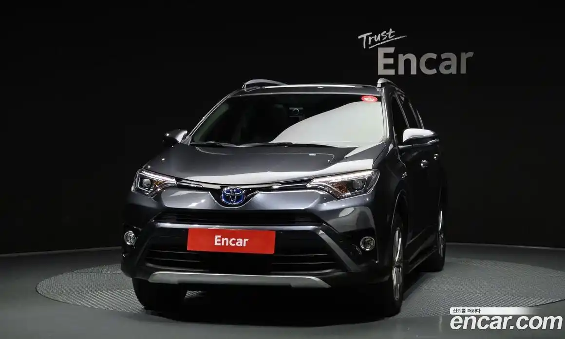 Toyota RAV4 2018 2.5 автомат (гидро), фото 3 Toyota RAV4 2018 2.5 автомат (гидро), фото 3