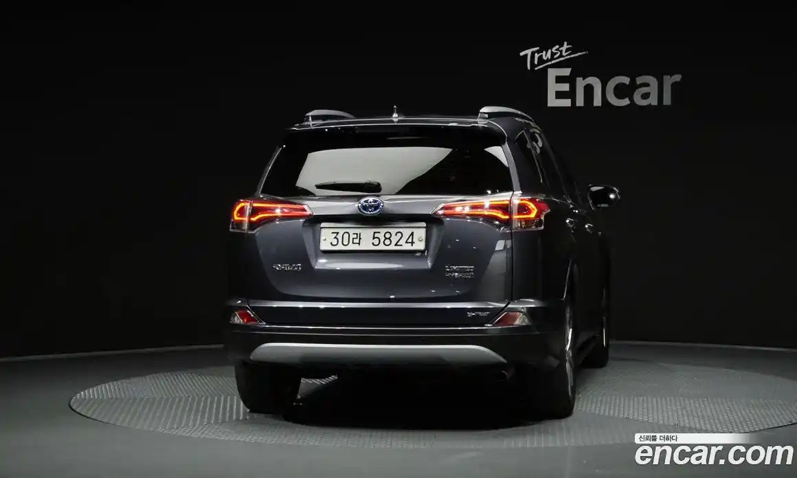 Toyota RAV4 2018 2.5 автомат (гидро), фото 4 Toyota RAV4 2018 2.5 автомат (гидро), фото 4