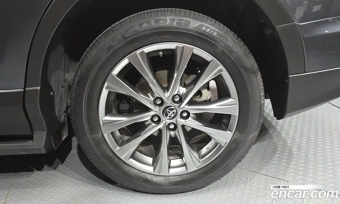 Toyota RAV4 2018 2.5 автомат (гидро), фото 7 Toyota RAV4 2018 2.5 автомат (гидро), фото 7