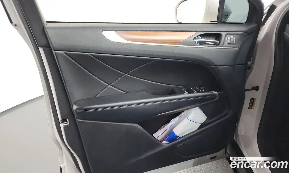 Lincoln MKC 2017 2.0 автомат (гидро), фото 14 Lincoln MKC 2017 2.0 автомат (гидро), фото 14