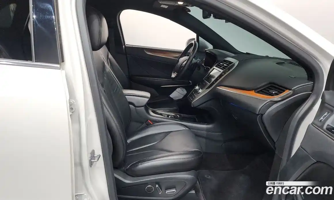 Lincoln MKC 2017 2.0 автомат (гидро), фото 16 Lincoln MKC 2017 2.0 автомат (гидро), фото 16