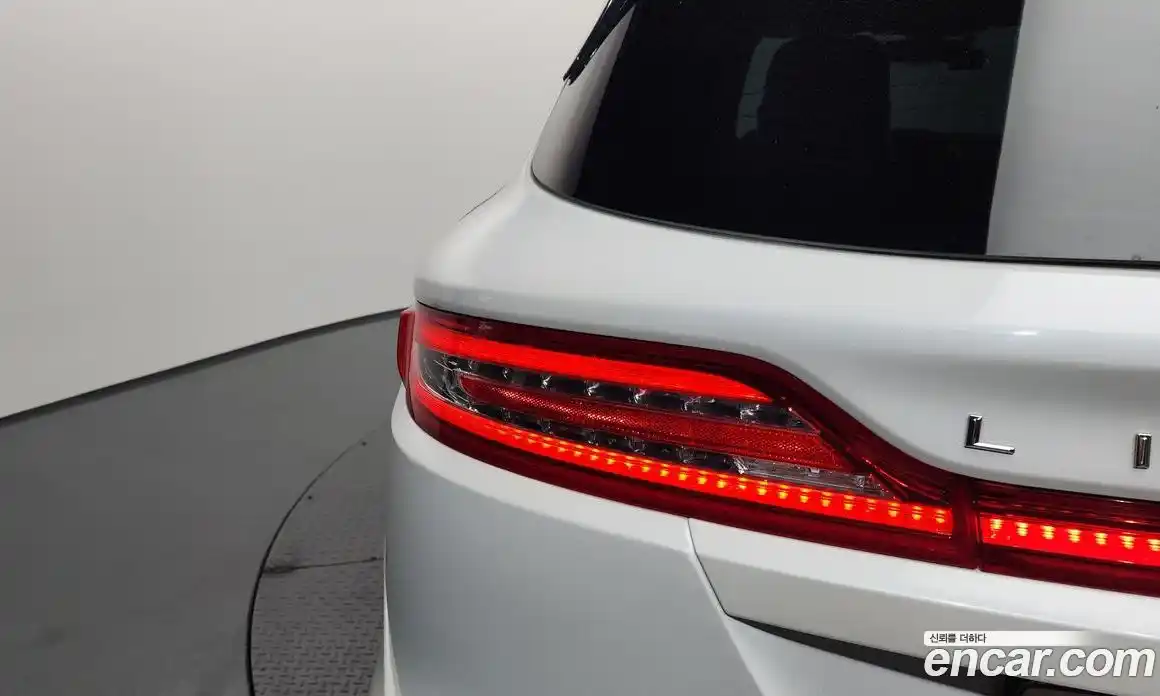 Lincoln MKC 2017 2.0 автомат (гидро), фото 9 Lincoln MKC 2017 2.0 автомат (гидро), фото 9